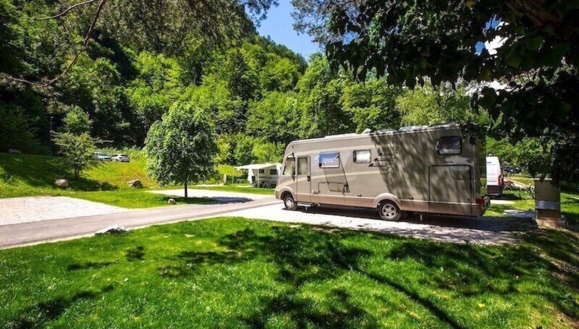 COP Travel Slovinsko Camping Bled camper
